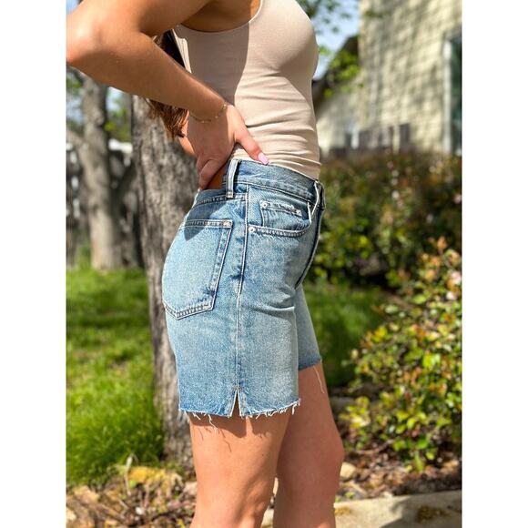 Lucky Brand | Women | Light Wash Raw Hem Button Fly Denim Traveler Shorts | 31 - Picture 16 of 16